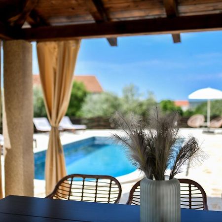 Wonderful Holiday House Bruno With Heated Pool Ζαντάρ Εξωτερικό φωτογραφία