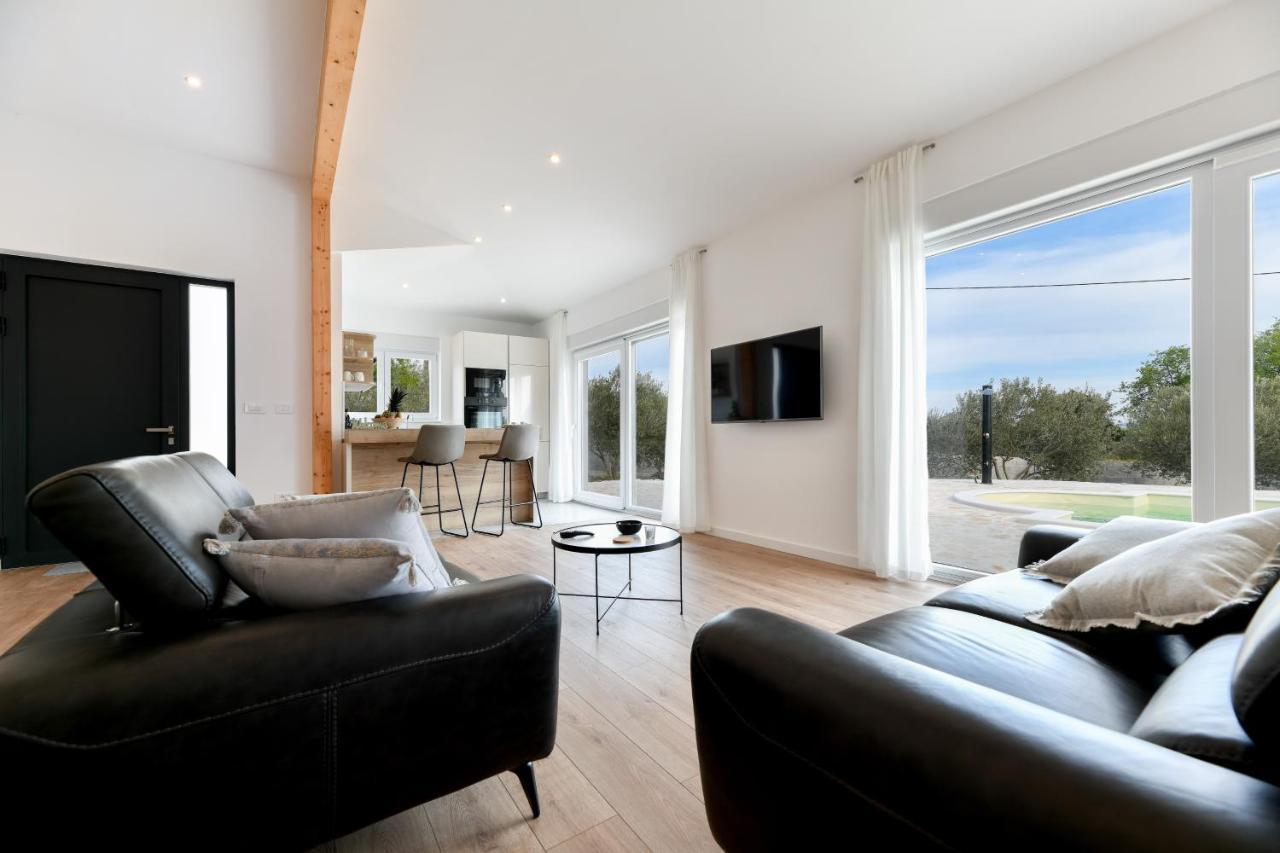 Wonderful Holiday House Bruno With Heated Pool Ζαντάρ Εξωτερικό φωτογραφία