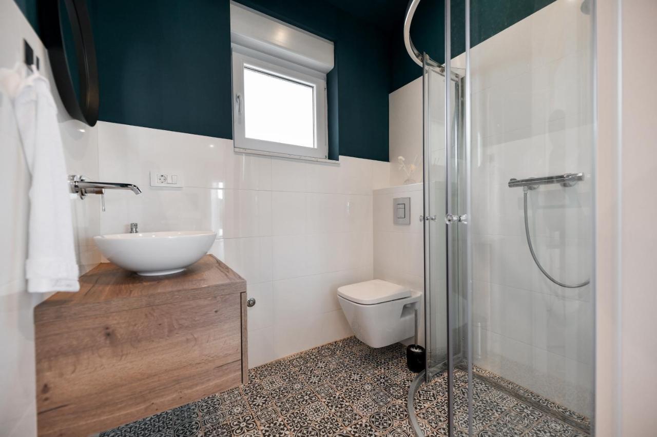 Wonderful Holiday House Bruno With Heated Pool Ζαντάρ Εξωτερικό φωτογραφία