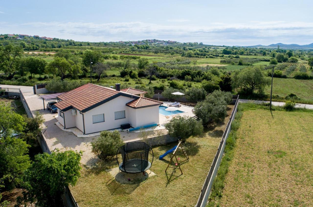 Wonderful Holiday House Bruno With Heated Pool Ζαντάρ Εξωτερικό φωτογραφία