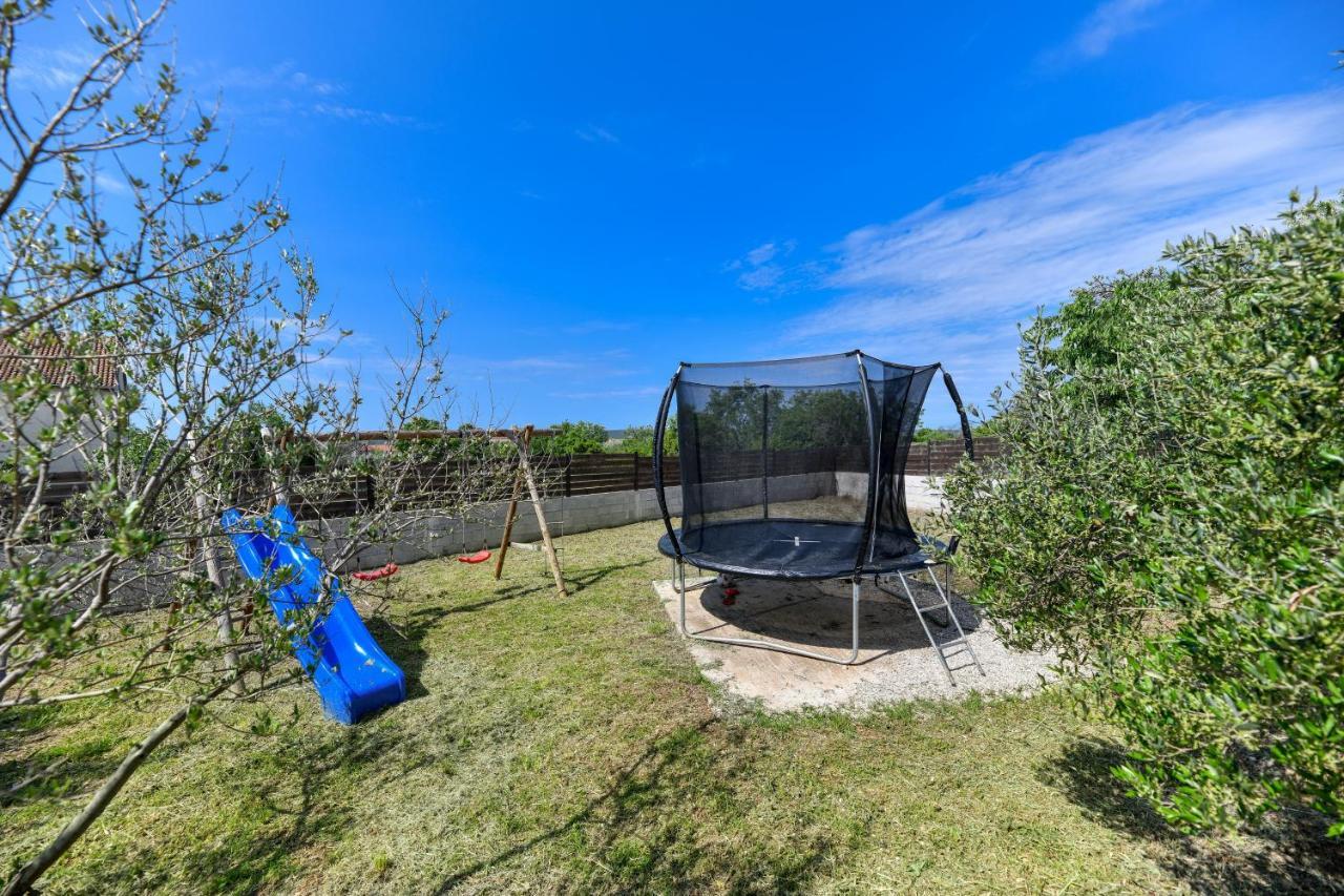 Wonderful Holiday House Bruno With Heated Pool Ζαντάρ Εξωτερικό φωτογραφία